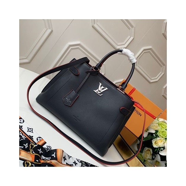 LOUIS VUITTON 루이비통 LOCKME DAY M53730 봄신상